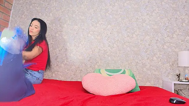 Snapshot of samanta_360 chatting on 11-04-25, 11:53 samanta 360 online show from 11-04-25, 11:53