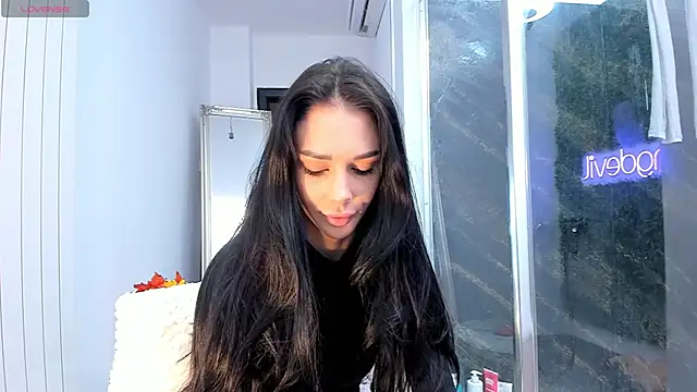 realhotfallingdevil online show from 10-09-25, 04:21