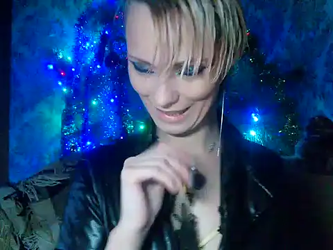 Snapshot of WildMissNiks chatting on 12-28-24, 10:58 WildMissNiks online show from 12-28-24, 10:58