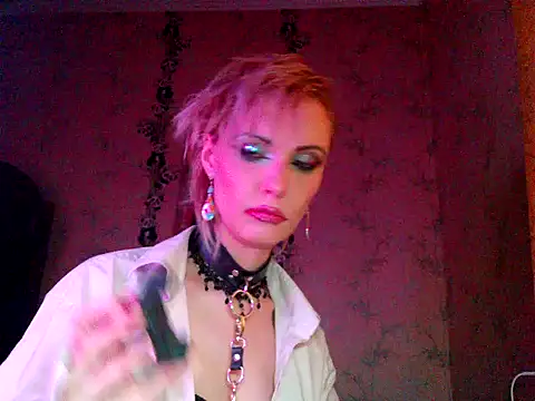 WildMissNiks online show from 12-04-25, 08:23