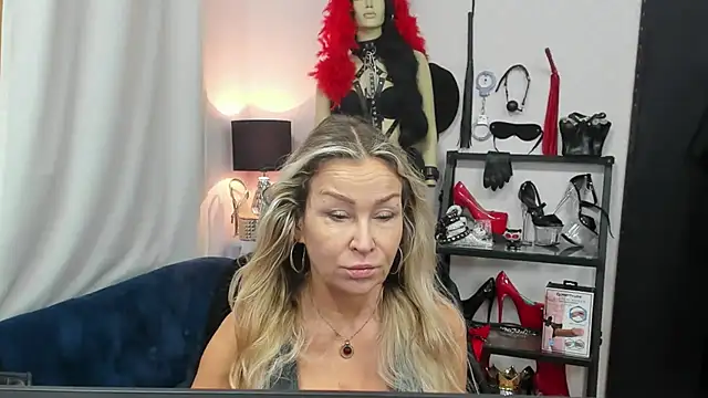 crystaLUX online show from 10-15-25, 04:12