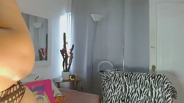 Selenna01 online show from 02-25-25, 01:39