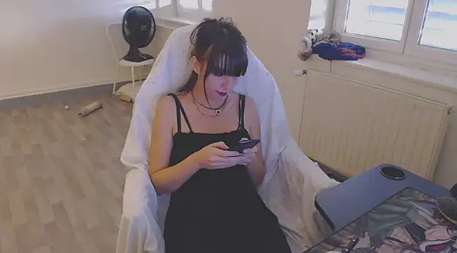 missthon0 online show from 12-06-24, 02:38
