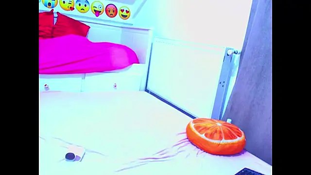 Snapshot of evehotty chatting on 11-10-25, 08:08 evehotty online show from 11-10-25, 08:08