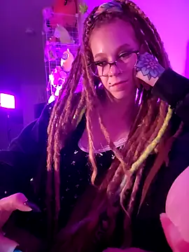 LucidLucy online show from 10-11-25, 10:36