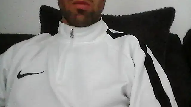 Snapshot of juju156111 chatting on 09-10-25, 09:42 juju156111 online show from 09-10-25, 09:42