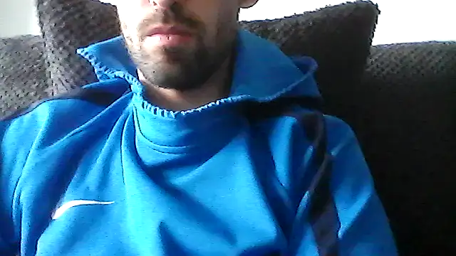 Snapshot of juju156111 chatting on 12-04-25, 10:35 juju156111 online show from 12-04-25, 10:35