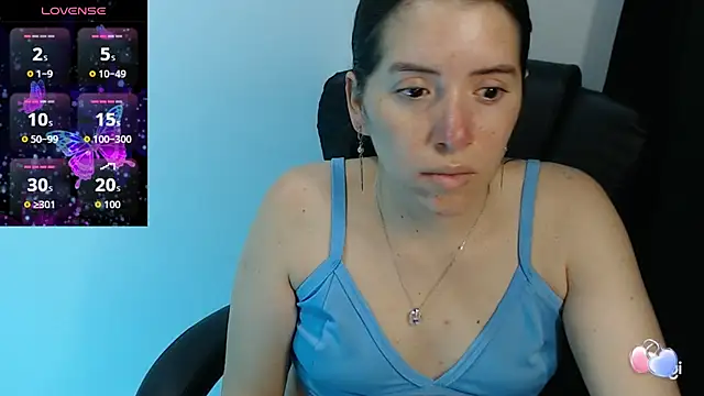 Snapshot of spicey_latina chatting on 09-25-25, 01:09 spicey latina online show from 09-25-25, 01:09