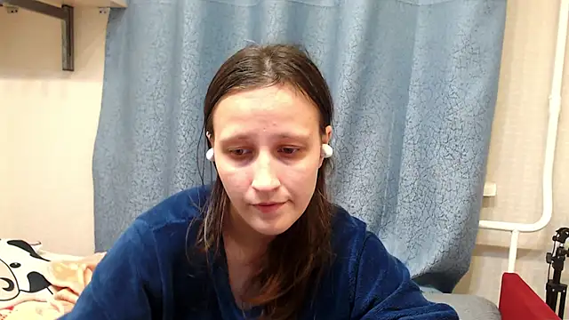 Snapshot of alisacucumber chatting on 10-22-25, 04:29 alisacucumber online show from 10-22-25, 04:29