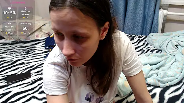 Snapshot of alisacucumber chatting on 11-25-25, 01:22 alisacucumber online show from 11-25-25, 01:22