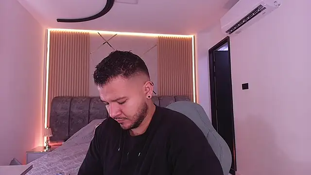 Snapshot of mister_miike chatting on 02-27-26, 03:06 mister miike online show from 02-27-26, 03:06