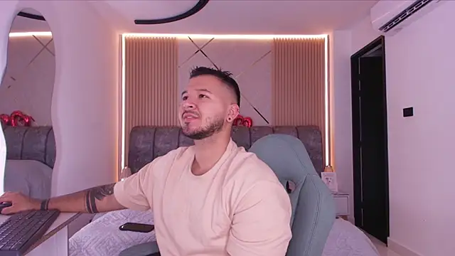 Snapshot of mister_miike chatting on 03-01-26, 03:08 mister miike online show from 03-01-26, 03:08