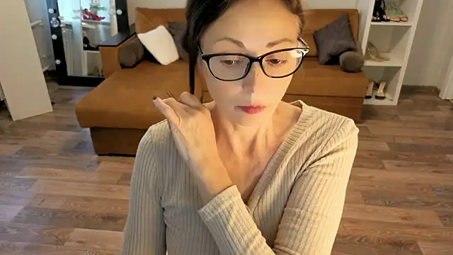 CaringSophie online show from 10-31-25, 09:10