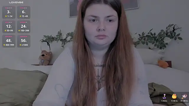 Eva Shameless online show from 10-31-25, 04:08