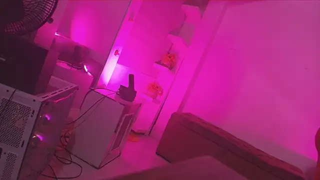 emyli sw  online show from 10-11-25, 03:06