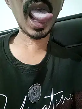 dreamtoungelick69 online show from 11-13-25, 05:01