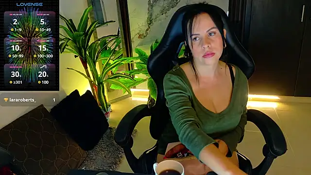 Snapshot of pamelajackson chatting on 02-06-25, 10:32 pamelajackson online show from 02-06-25, 10:32