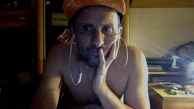 Snapshot of FireFox_Feel chatting on 12-08-24, 02:49 FireFox Feel online show from 12-08-24, 02:49