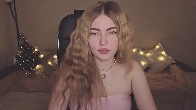 ViolettaLopez online show from 12-19-25, 12:23