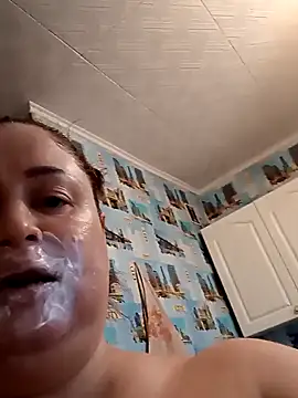 Amy August online show from 12-18-24, 06:32