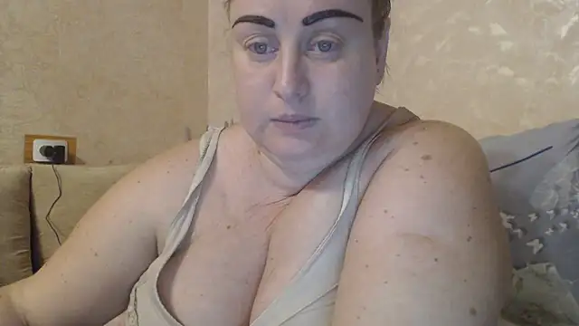 Amy August online show from 02-06-25, 04:58
