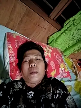 Snapshot of TropicalFlower chatting on 02-17-26, 12:34 TropicalFlower online show from 02-17-26, 12:34