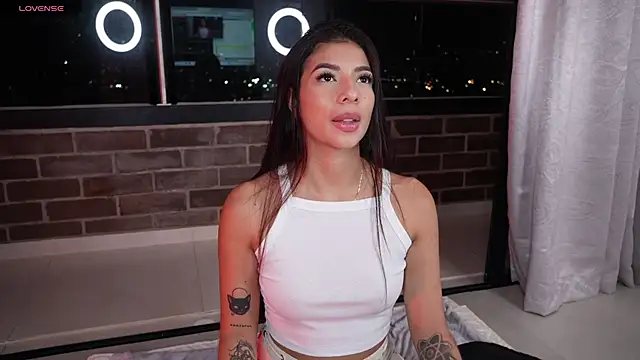 Snapshot of Veronica_ar chatting on 02-19-25, 01:40 Veronica ar online show from 02-19-25, 01:40