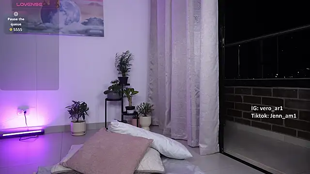 Snapshot of Veronica_ar chatting on 10-28-25, 12:25 Veronica ar online show from 10-28-25, 12:25