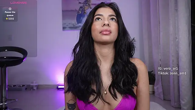 Snapshot of Veronica_ar chatting on 11-03-25, 02:13 Veronica ar online show from 11-03-25, 02:13