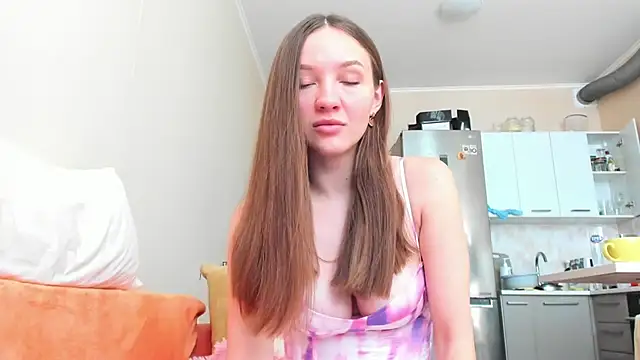 Snapshot of Naughty_Molly chatting on 09-27-25, 06:40 Naughty Molly online show from 09-27-25, 06:40