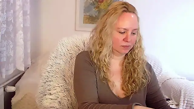Sarah4you online show from 12-31-24, 12:43