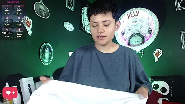 girl intense444 online show from 10-29-25, 12:40