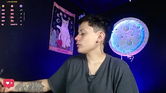 Snapshot of girl_intense444 chatting on 02-10-26, 12:53 girl intense444 online show from 02-10-26, 12:53