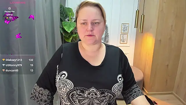 ScarlettSoft online show from 12-26-24, 12:05