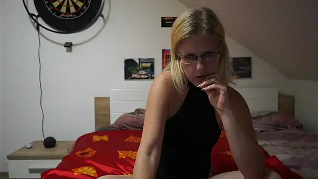 Moistdevil online show from 10-07-25, 05:10