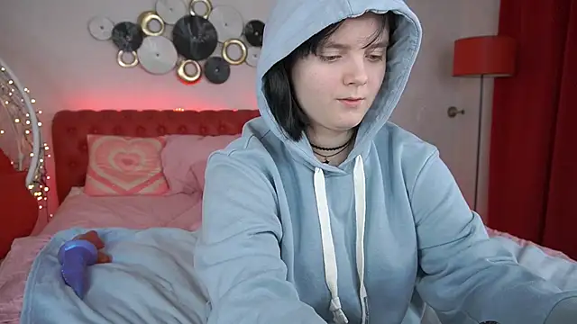 LittleShyy online show from 01-31-25, 01:02