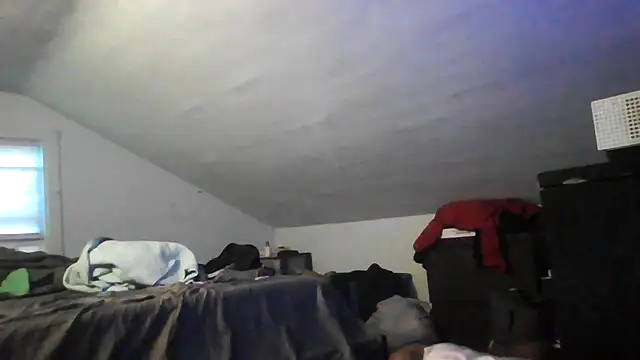 Snapshot of ReeferMadness59 chatting on 10-18-25, 09:59 ReeferMadness59 online show from 10-18-25, 09:59