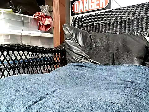 HungHawaiian808xh online show from 10-18-25, 09:26