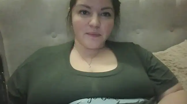 Snapshot of cute__cherry chatting on 01-10-25, 10:04 cute  cherry online show from 01-10-25, 10:04