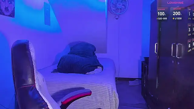 Alex smith00 online show from 01-07-26, 03:36