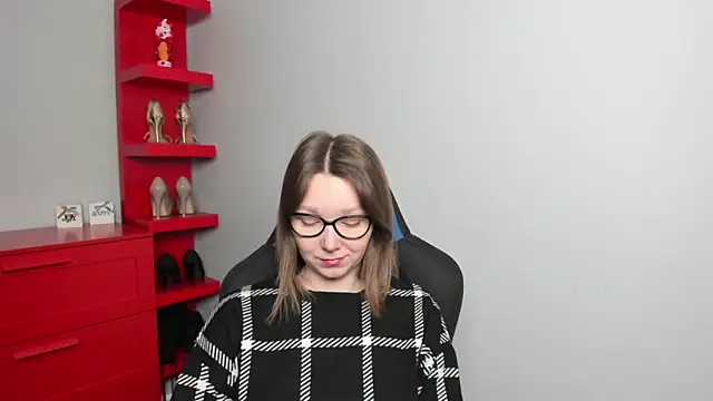 Snapshot of Cookie_zoe chatting on 02-24-26, 06:33 Cookie zoe online show from 02-24-26, 06:33