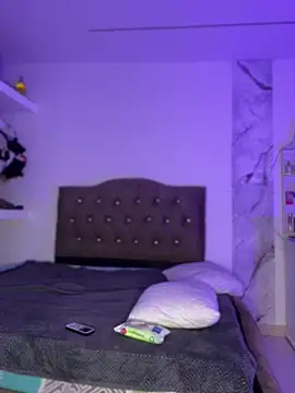 Snapshot of alysson_18 chatting on 03-28-26, 01:11 alysson 18 online show from 03-28-26, 01:11