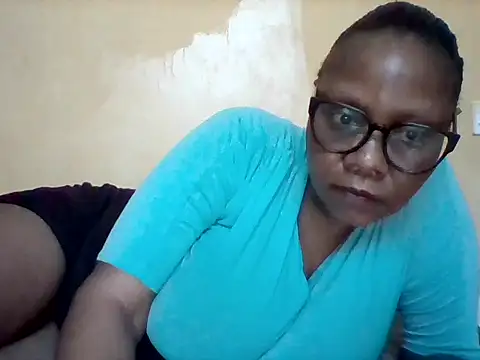 Snapshot of Africangal chatting on 02-17-26, 08:11 Africangal online show from 02-17-26, 08:11