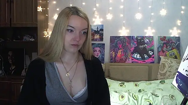 Snapshot of SecretSophia chatting on 12-03-24, 02:27 SecretSophia online show from 12-03-24, 02:27