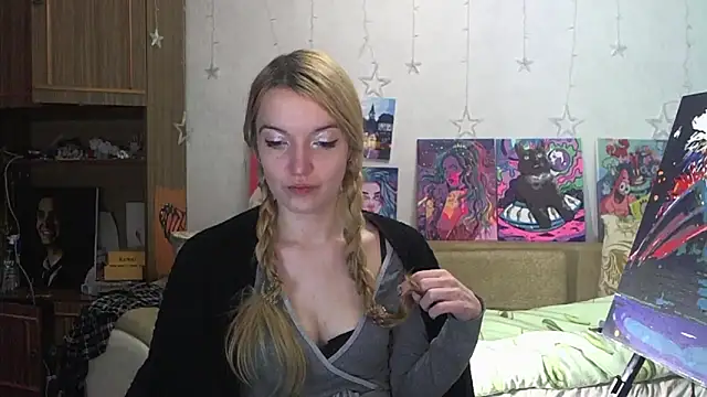 Snapshot of SecretSophia chatting on 12-10-24, 08:38 SecretSophia online show from 12-10-24, 08:38