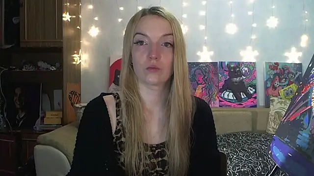 Snapshot of SecretSophia chatting on 12-13-24, 06:16 SecretSophia online show from 12-13-24, 06:16