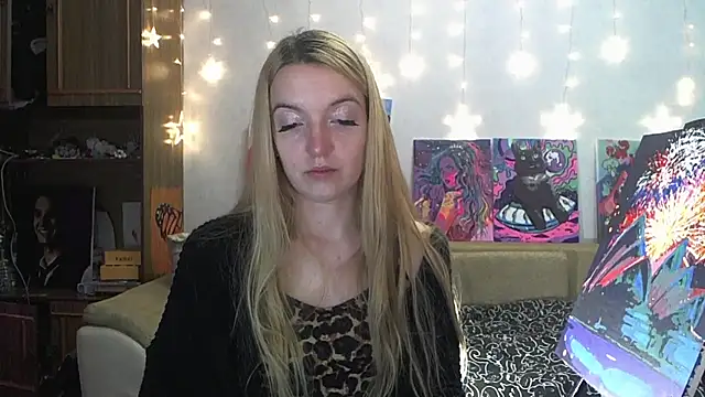 Snapshot of SecretSophia chatting on 12-14-24, 12:33 SecretSophia online show from 12-14-24, 12:33