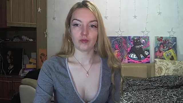 Snapshot of SecretSophia chatting on 12-19-24, 05:08 SecretSophia online show from 12-19-24, 05:08