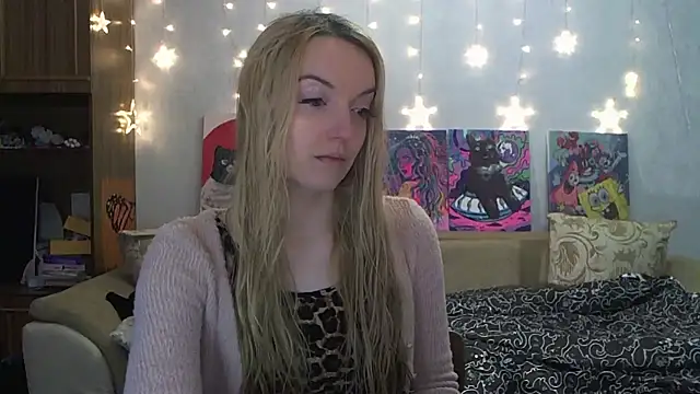 Snapshot of SecretSophia chatting on 12-20-24, 07:28 SecretSophia online show from 12-20-24, 07:28