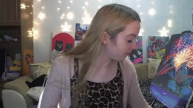 Snapshot of SecretSophia chatting on 12-20-24, 10:32 SecretSophia online show from 12-20-24, 10:32